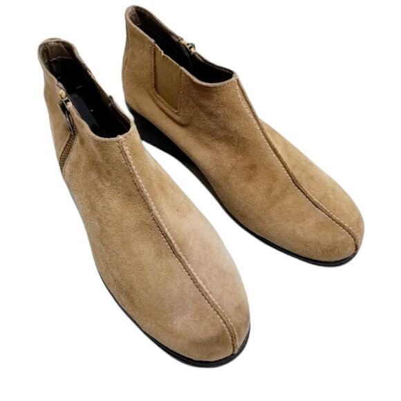 Aerosole Suede Zipper Booties Sz 7.5 NWOT - Picture 1 of 9